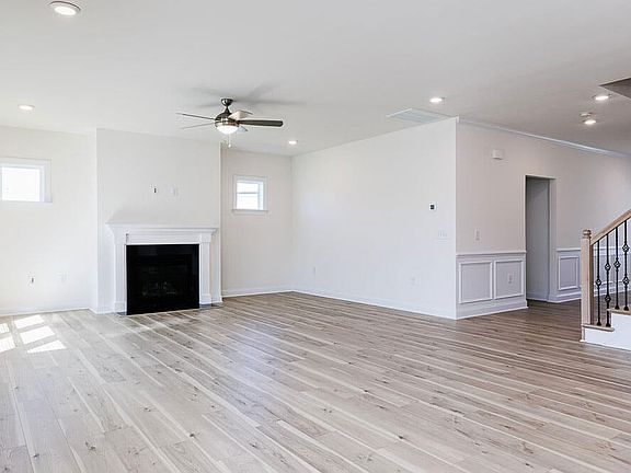 7th image of this home