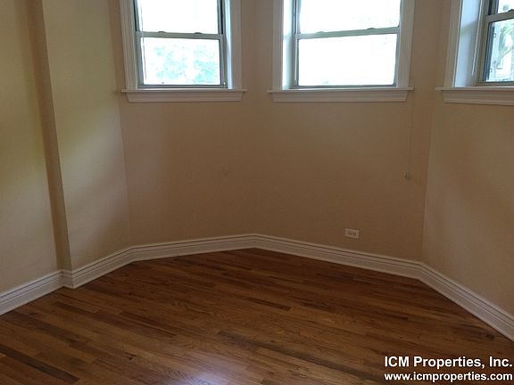 3rd image of 1210 W Waveland Ave APT 1216