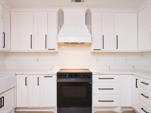 5th image of 4806 CRESTWOOD HILL DR