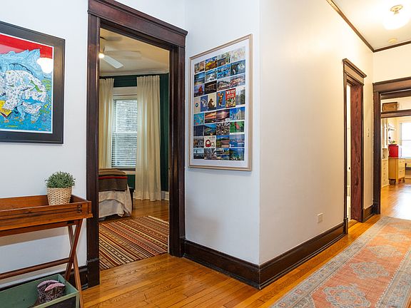 2nd image of 4109 N Greenview Ave APT 1N