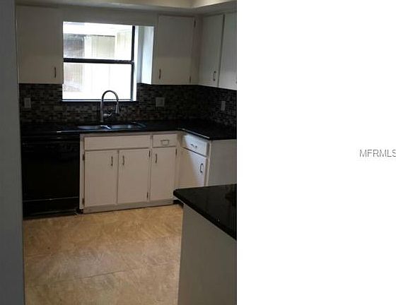 5th image of 703 Castlewood Dr