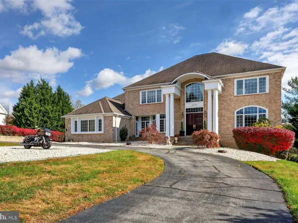 12629 High Meadow Rd, Gaithersburg, MD 20878