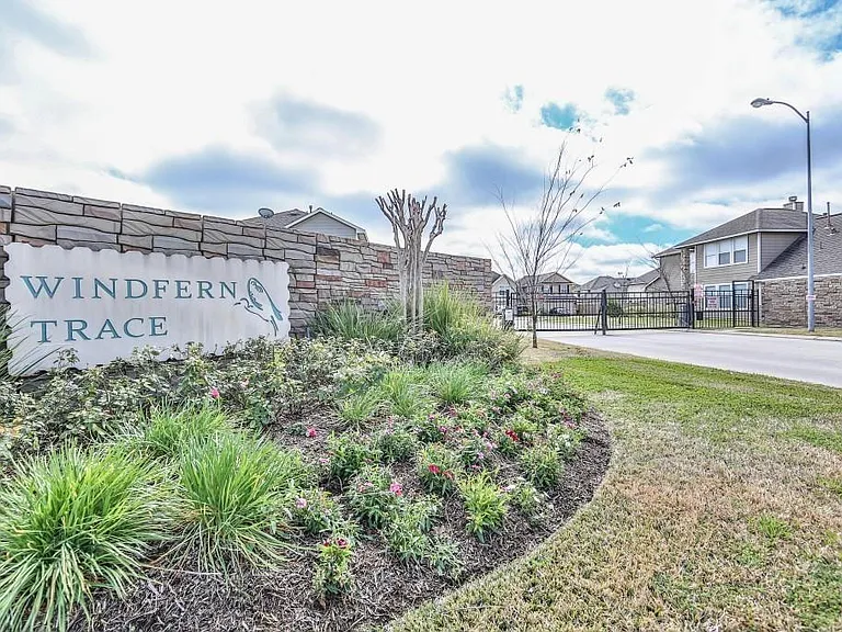 10903 Windfern Lakes St — Photo 17