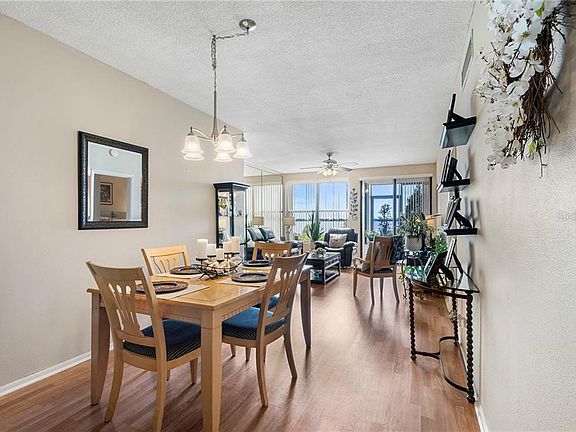 4th image of 104 Laurel Cove Way