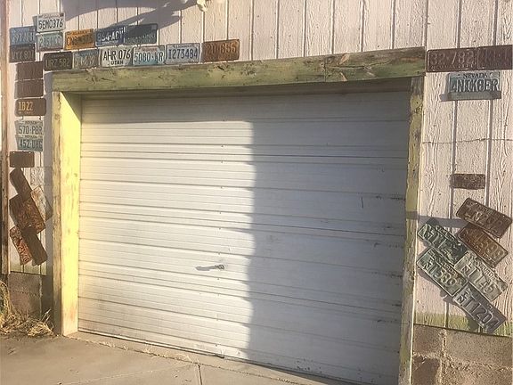 3rd image of 853 Holt Ave