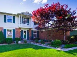 2127 Brenthaven Dr, Bloomfield Hills, MI 48304