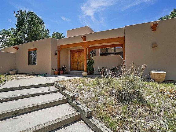 2nd image of 705 Canyon Creek Dr