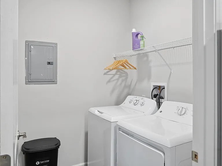 Sugar Creek Apartments — Photo 12