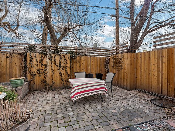 3rd image of 957 W Briarcliff Ave