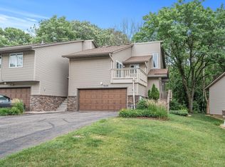 672 Dorland Rd S, Maplewood, MN 55119