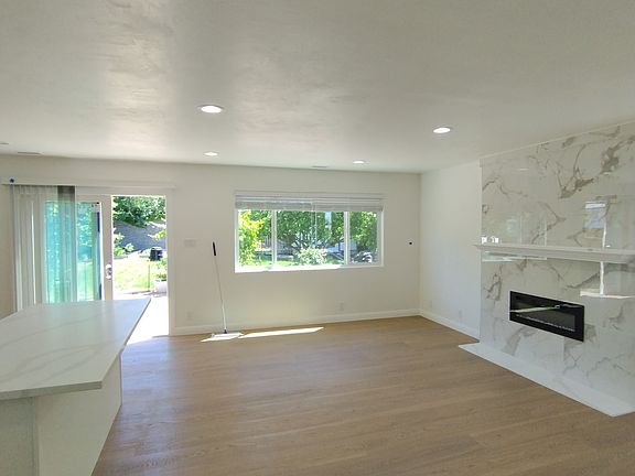 2nd image of 3412 Flamingo Dr