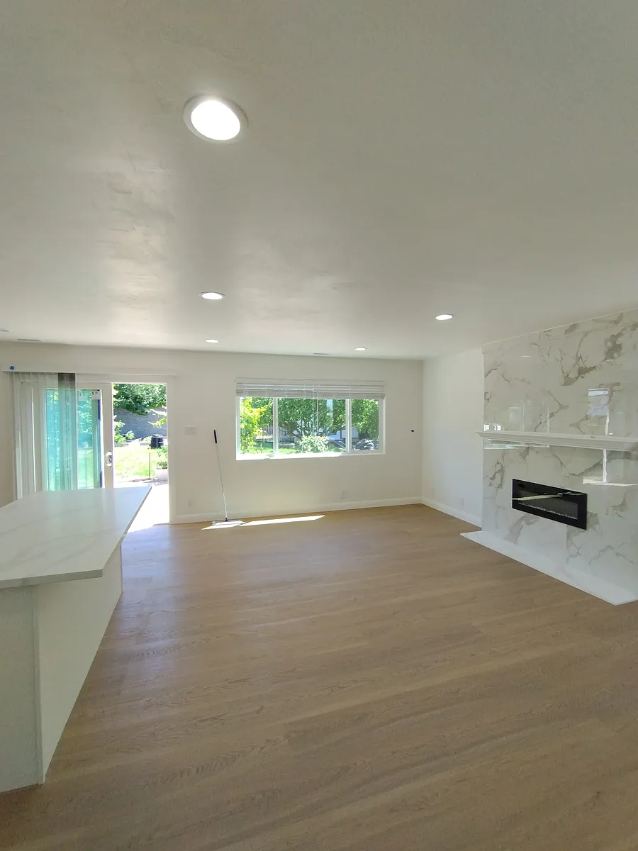 Building Photo - 3412 Flamingo Dr