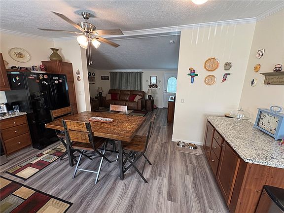 5th image of 642 Yates Rd