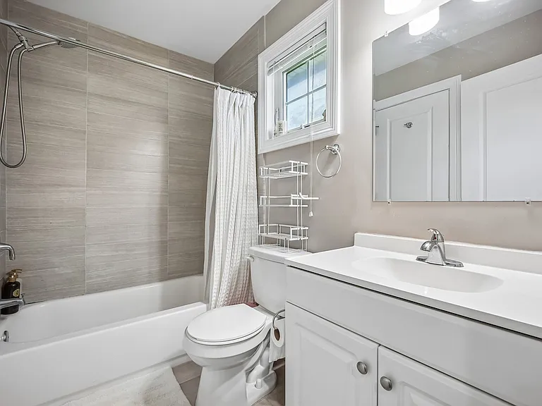 39 Grove St #B — Photo 18