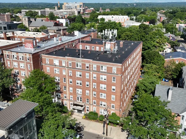84-107 Howe St, New Haven, CT
