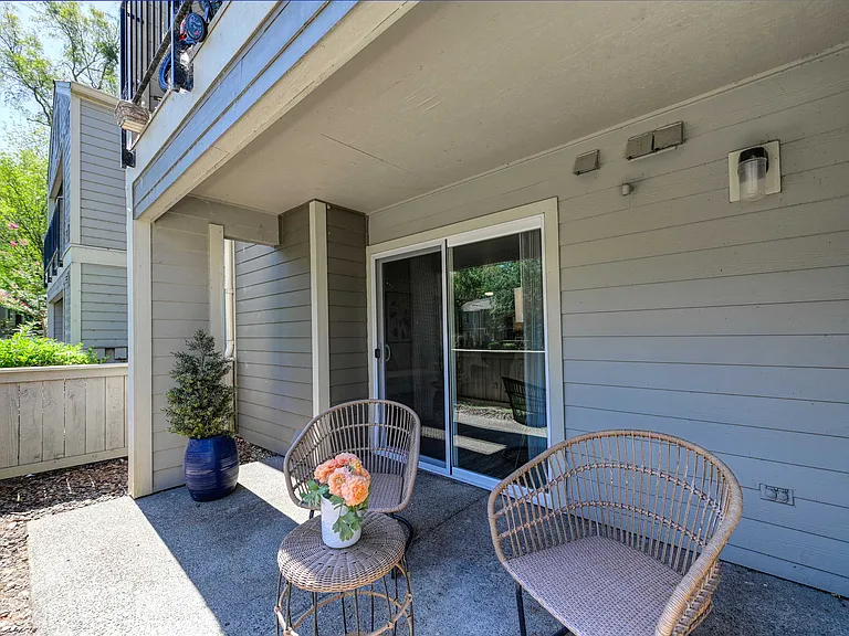 Palomino 2 bedroom patio