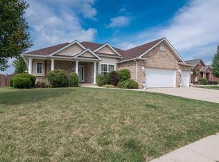323 Aberdeen Dr, Glen Carbon, IL 62034