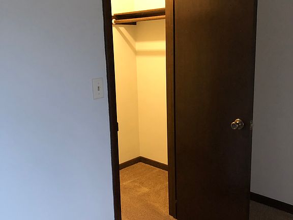 Master bedroom walkin closet