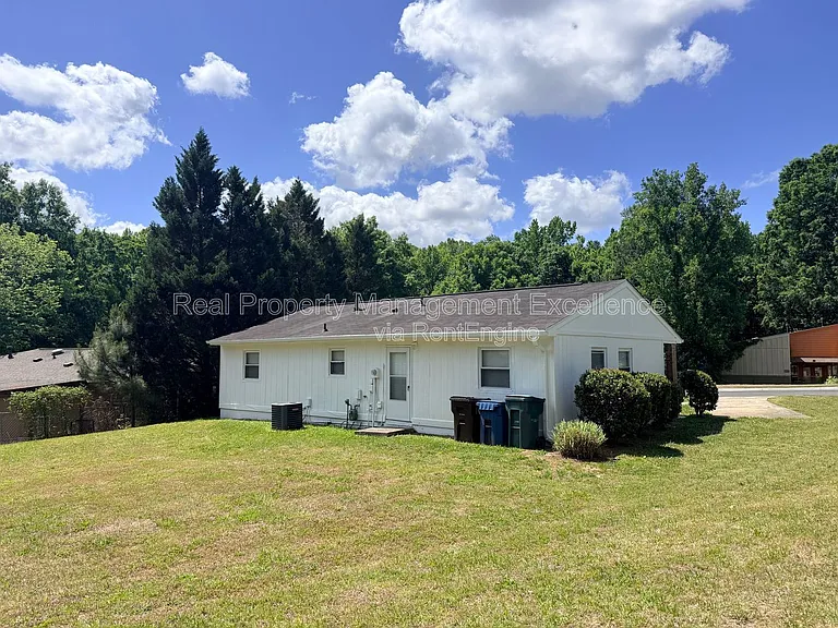 419 Walton St — Photo 34