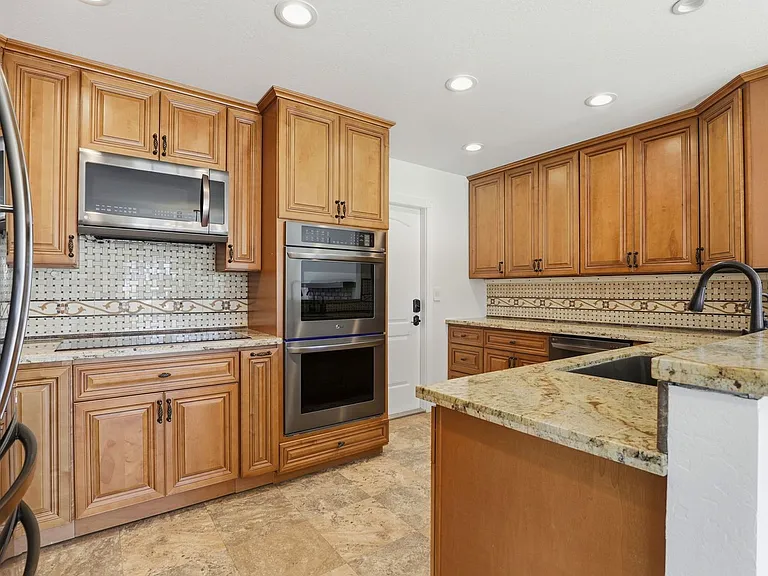 10200 Parrish View Dr — Photo 11