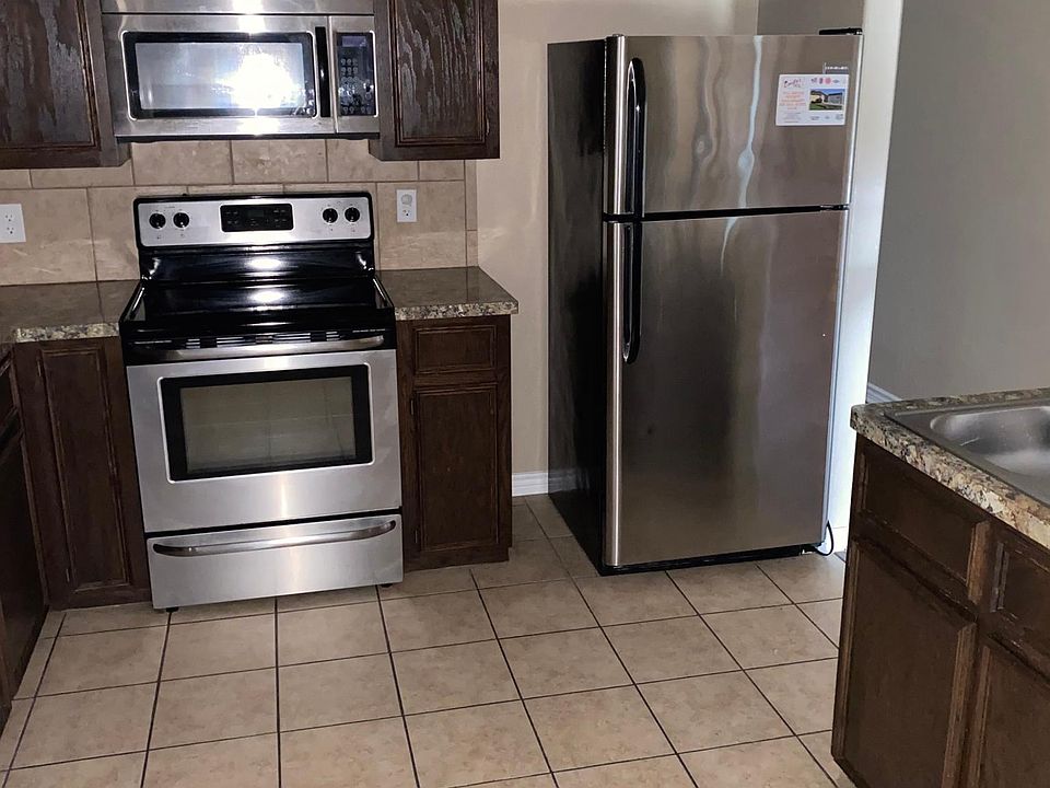 1st image of 1112 Grace Point Dr APT B