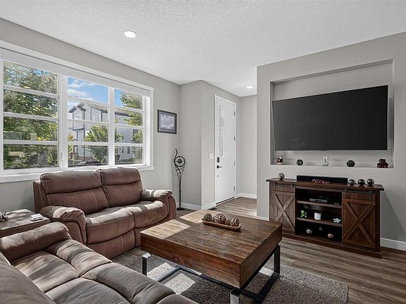 5th image of 851 E Walgrove Blvd SE