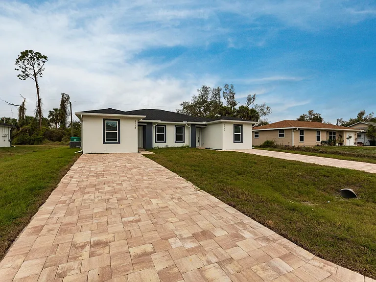 2113 Como St — Photo 31