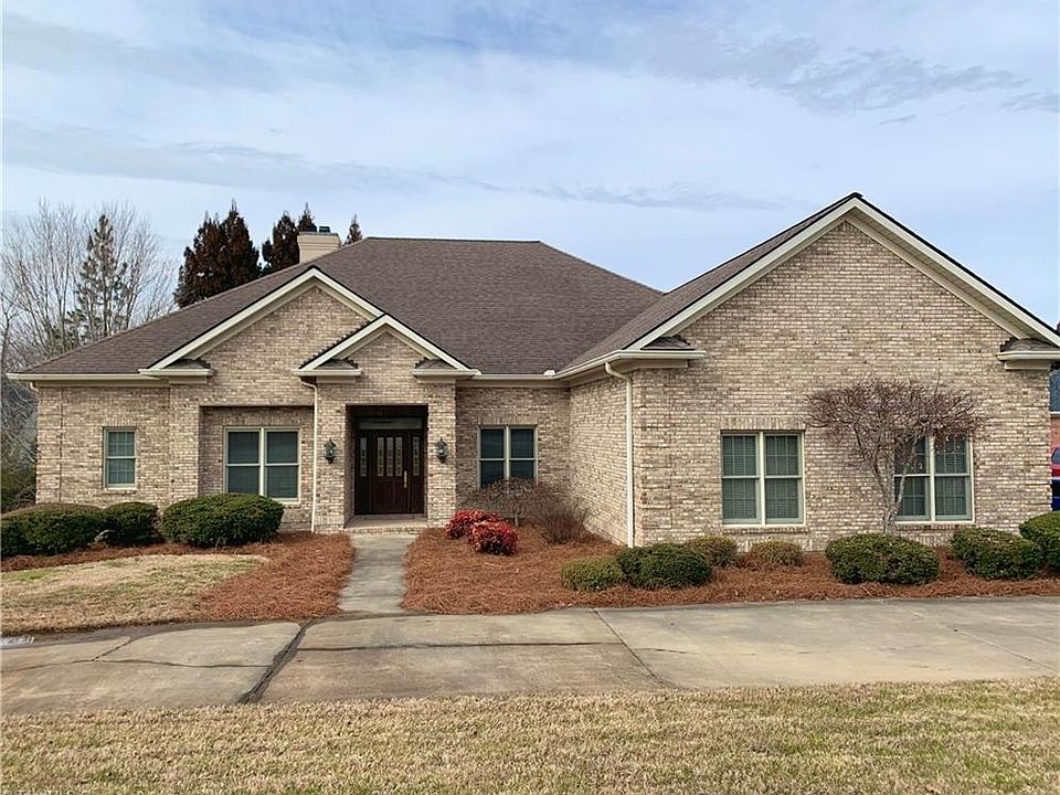 2nd image of 2900 Maggie Ct