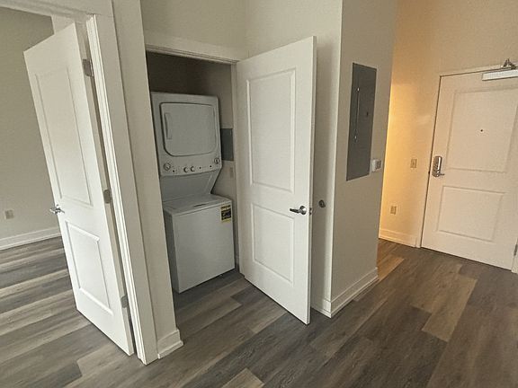 4th image of 109 E Maumee St #308