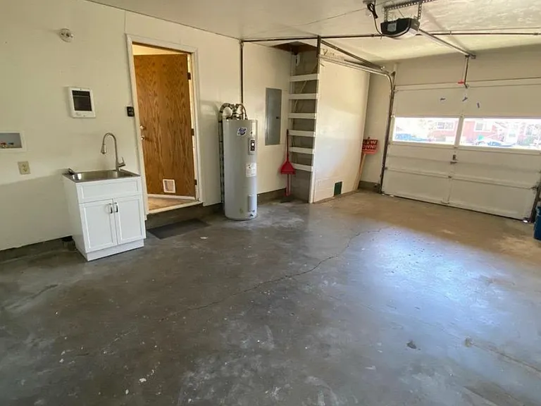 1314 NE Thompson Dr — Photo 17