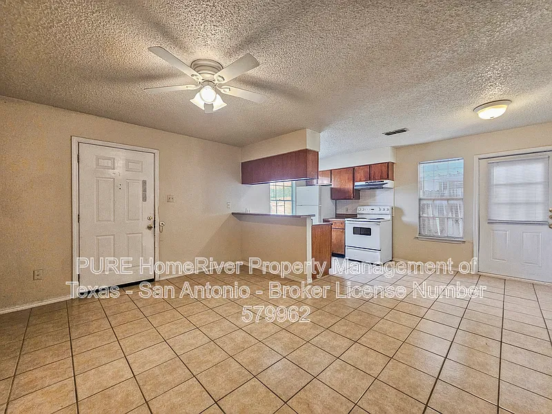 810 W Olmos Dr