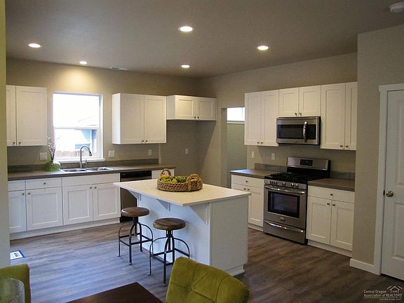 4th image of 61531 SE Lincoln Ln Lot 29