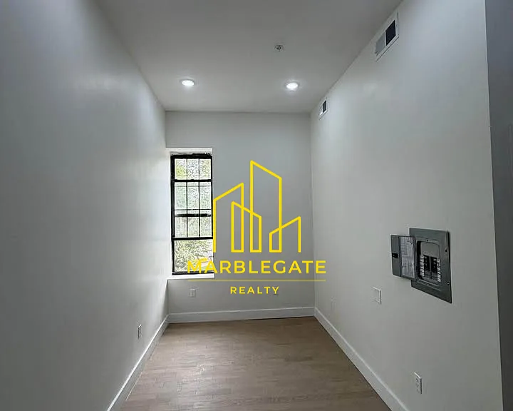53 Lincoln Park #22E — Photo 2