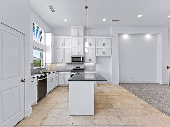 4th image of 2316 Southwick Dr