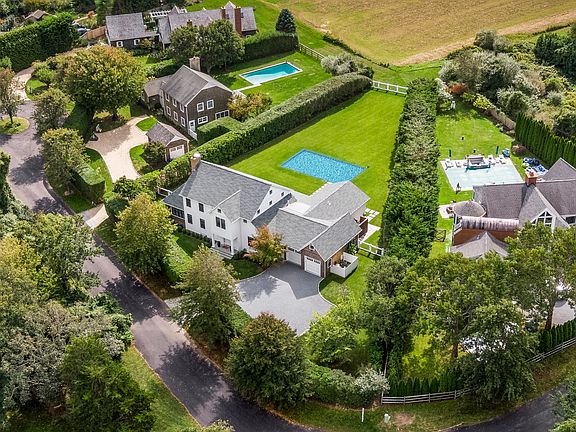 2nd image of 22 Osborn Farm Ln
