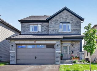 674 Parade Dr, Ottawa, ON K2S 0Z3