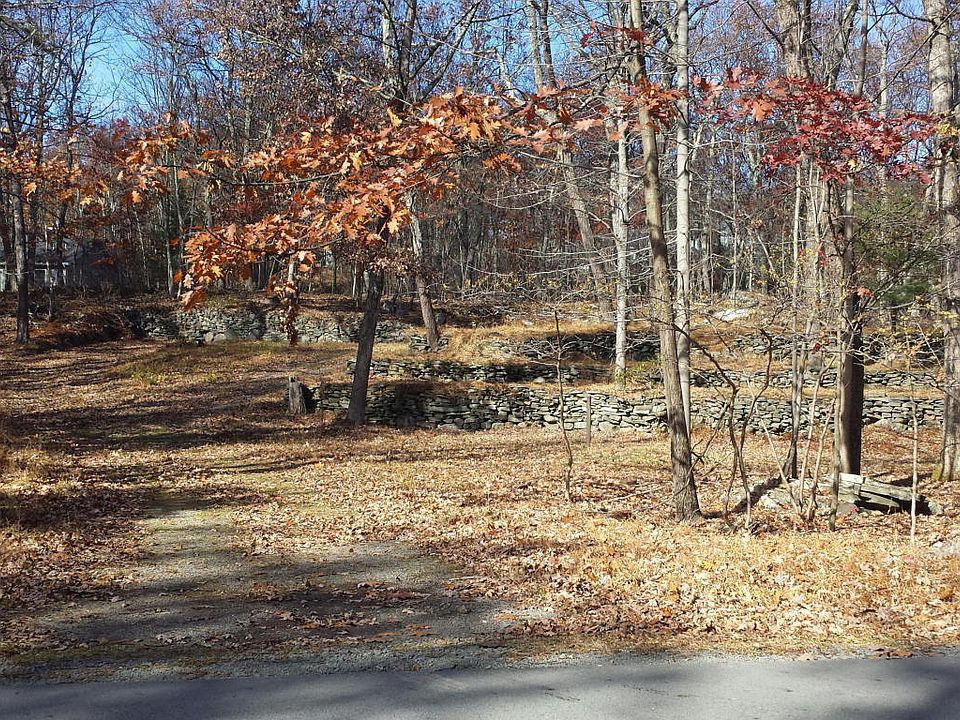 1st image of 151 Seneca Dr