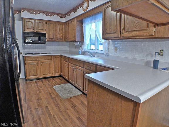 3rd image of 145 Earl Dr NW