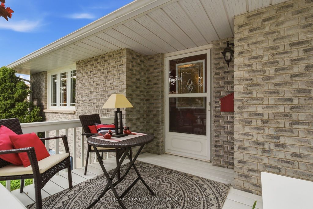 39 Cedartree Ln, Kawartha Lakes, ON - View 6