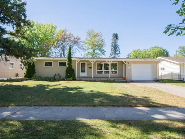 509 Birch Ln, Moorhead, MN 56560