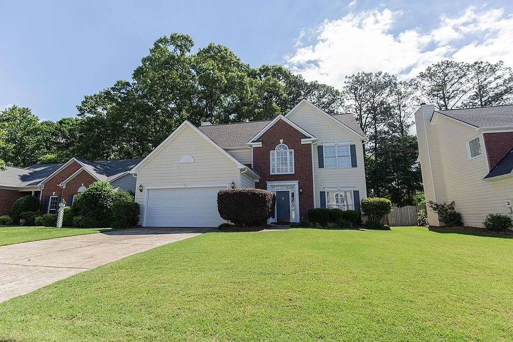 Building Photo - 3360 Shallowford Green Dr