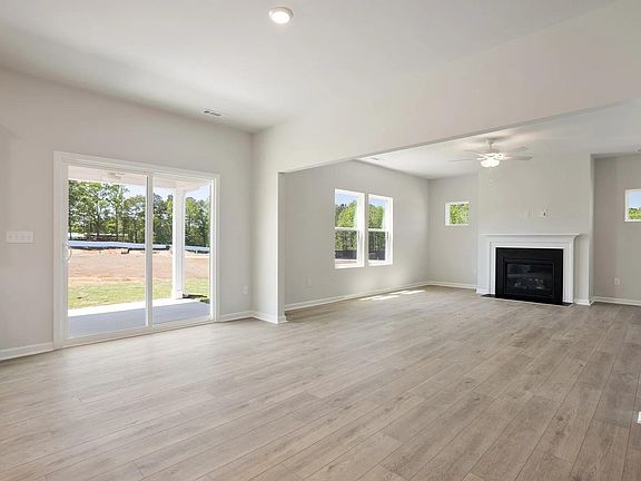 5th image of 8 Lotus Bend Way