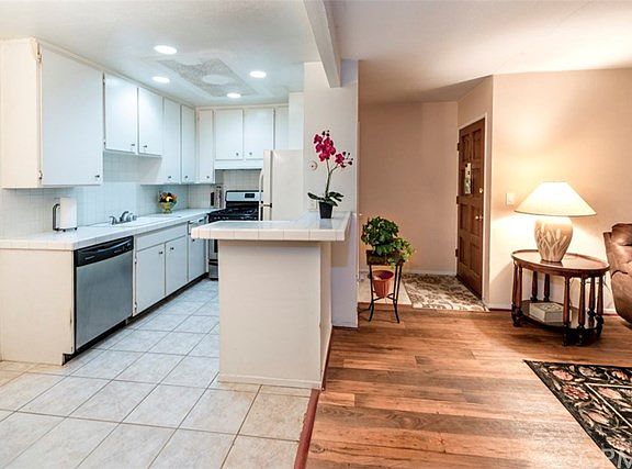 4th image of 1101 W Macarthur Blvd Unit 178