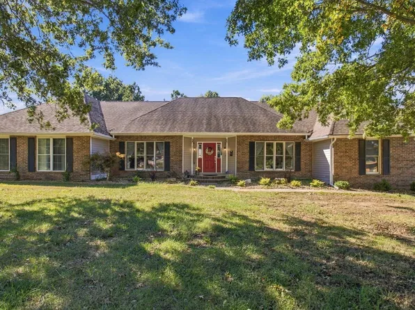 5005 Dogwood Cir, Sedalia, MO 65301