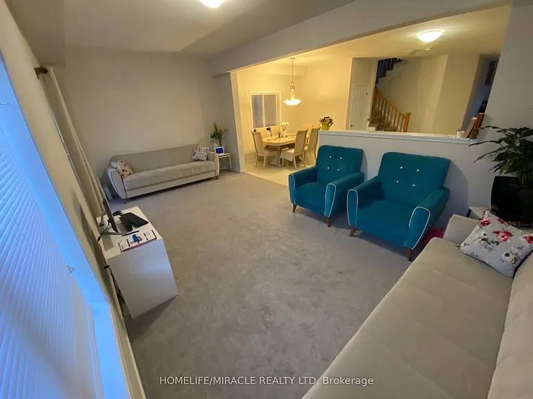 305 Tall Grass Cres — Photo 10