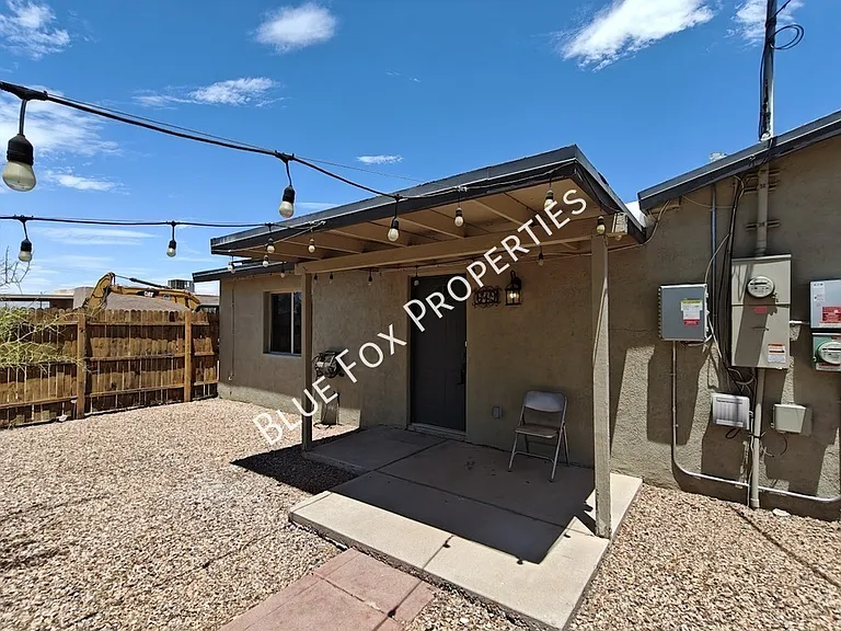 619 S Highland Ave — Photo 10
