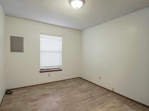 5th image of 3013 SW 124th St