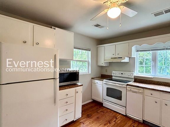 3rd image of 1921 Wigglesworth Rd