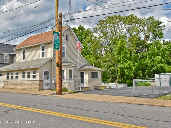 707 Garibaldi Ave, Roseto, PA 18013