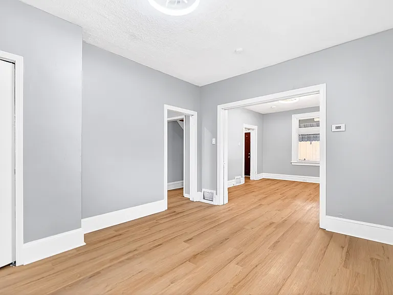 410 Kendall St — Photo 10